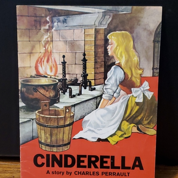 "Cinderella" VERY Vintage Beautiful 1967 Paperback Book Finland Beautiful - Picture 14 of 16